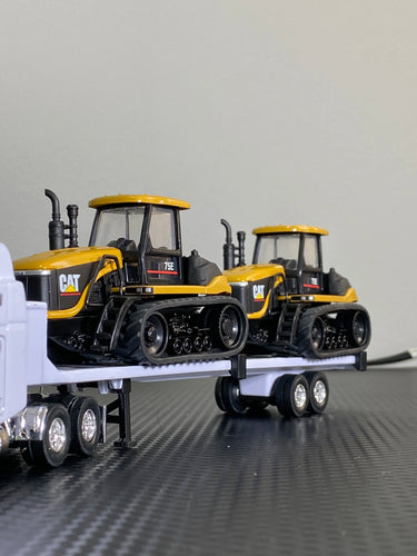 Cama Baja & Dos Tractores Agrícolas 75E Escala 1:64 (Modelo Descontinuado) - KATZER